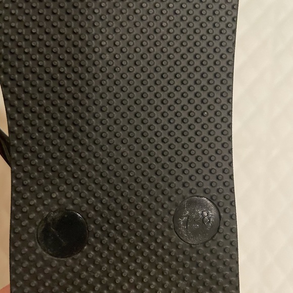 Kate Spade Flip Flops - Picture 3 of 3